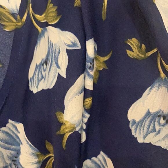 Impressions Boutique Blue Floral Matching Set - TOP & SHORTS - Picture 7 of 7